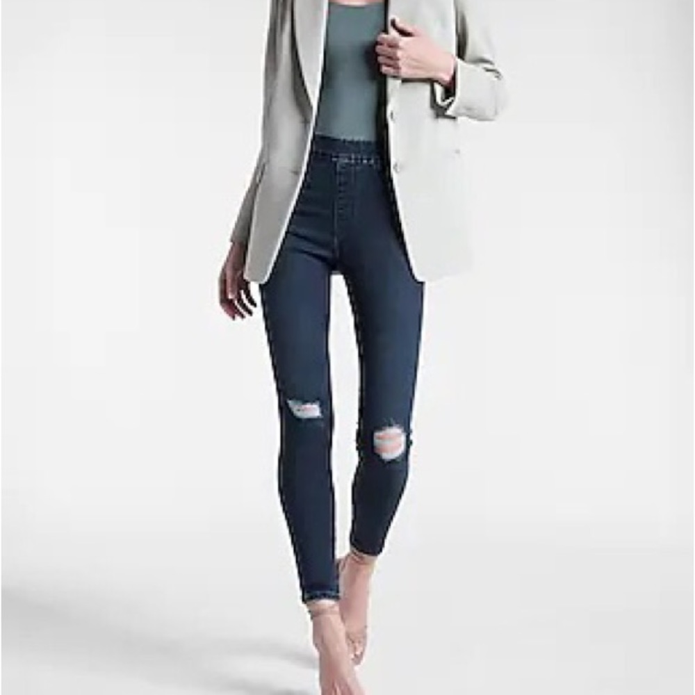 NWT EXPRESS DARK WASH SKINNY PULL ON JEANS